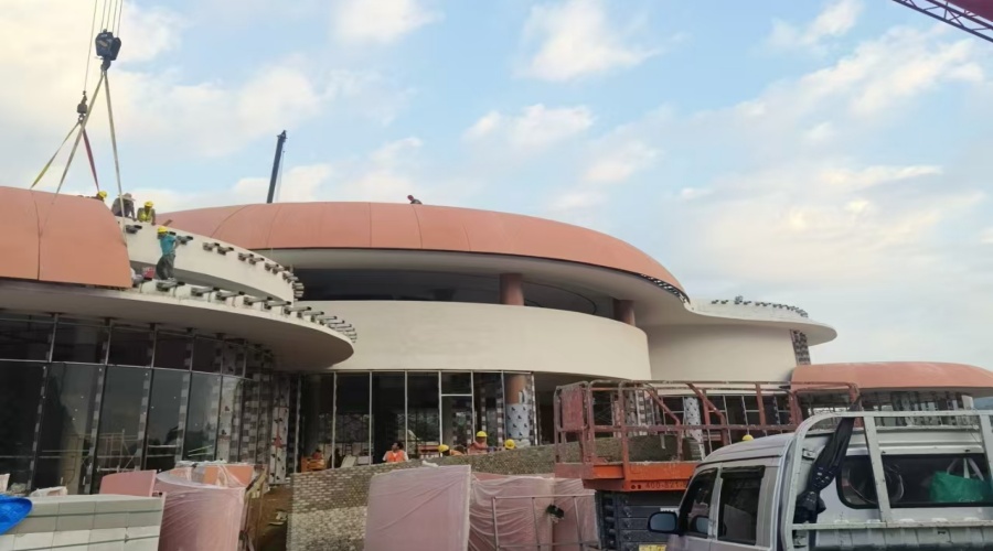 深圳西淘河服務區彩色GRC幕墻板安裝施工 深圳西淘河服務區彩色GRC幕墻板安裝施工